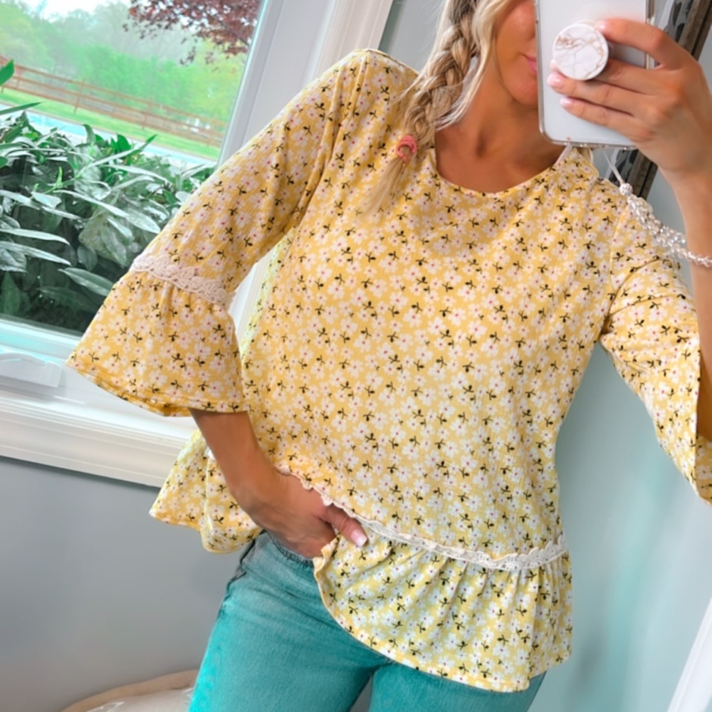| Melissa Paige Blouse | Yellow with Flowers | Petite Small